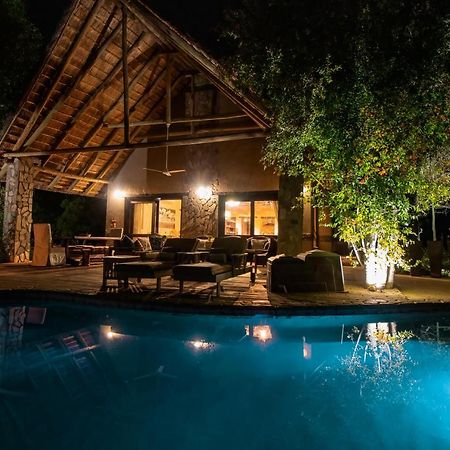 Leopard'S Lair Bush Lodge Hoedspruit Bagian luar foto