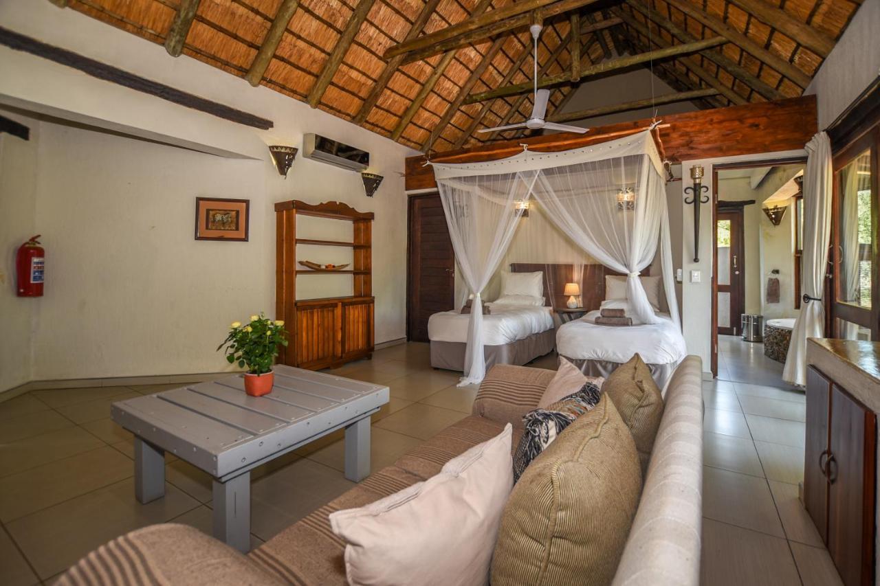 Leopard'S Lair Bush Lodge Hoedspruit Bagian luar foto