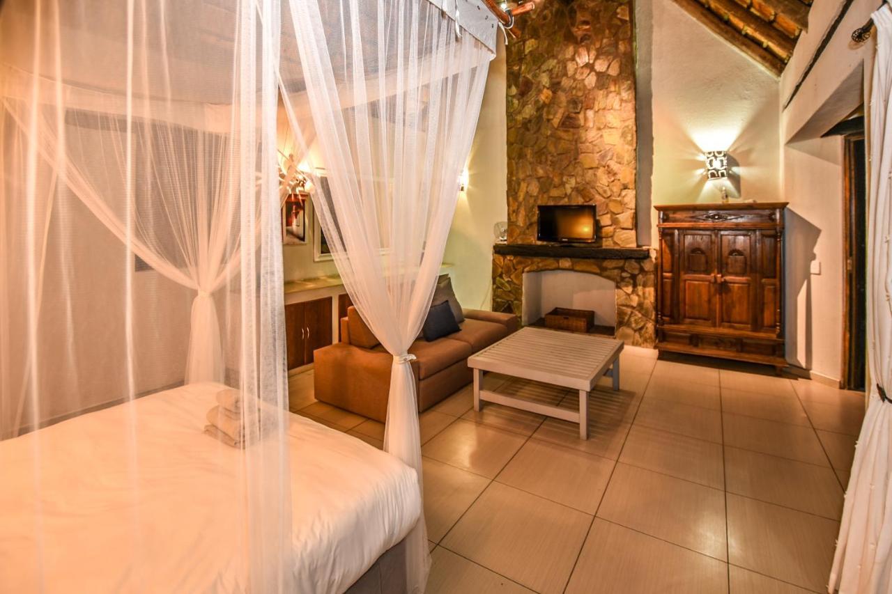 Leopard'S Lair Bush Lodge Hoedspruit Bagian luar foto