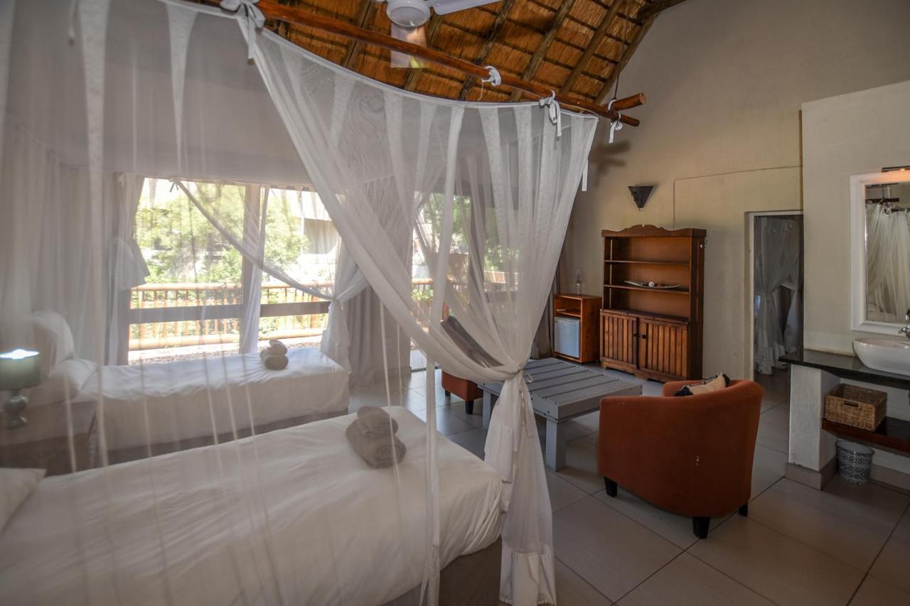 Leopard'S Lair Bush Lodge Hoedspruit Bagian luar foto
