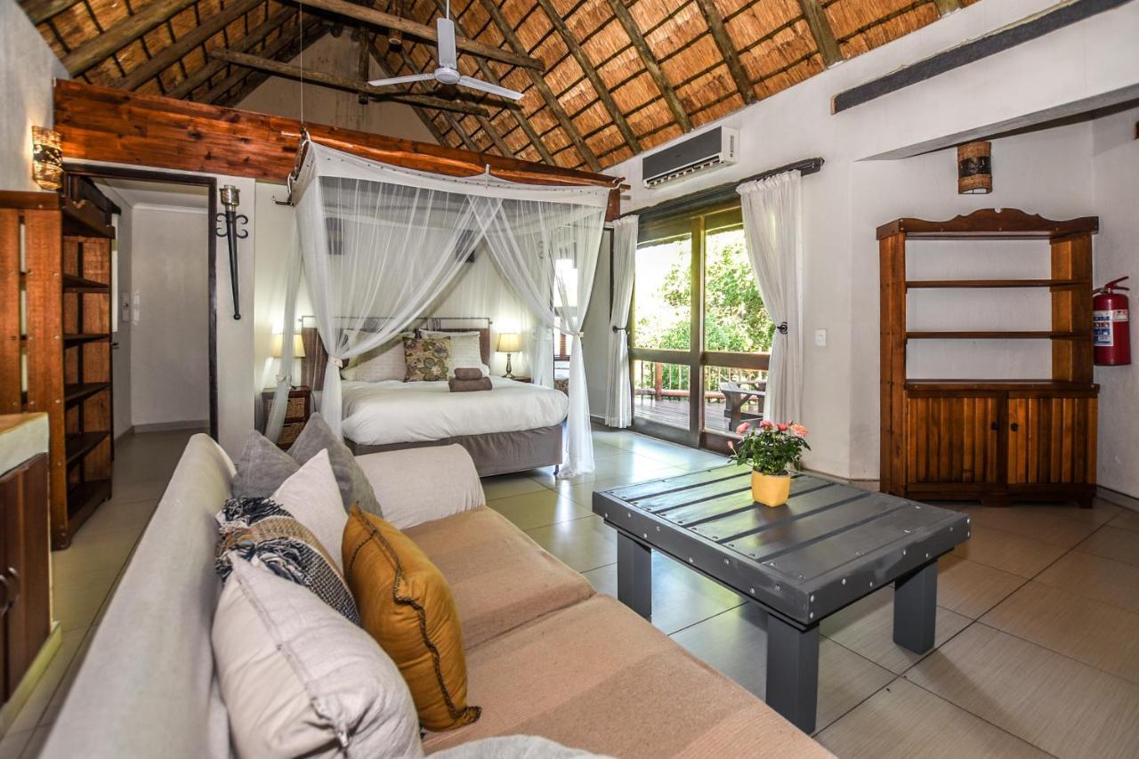 Leopard'S Lair Bush Lodge Hoedspruit Bagian luar foto