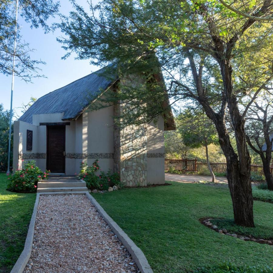 Leopard'S Lair Bush Lodge Hoedspruit Bagian luar foto