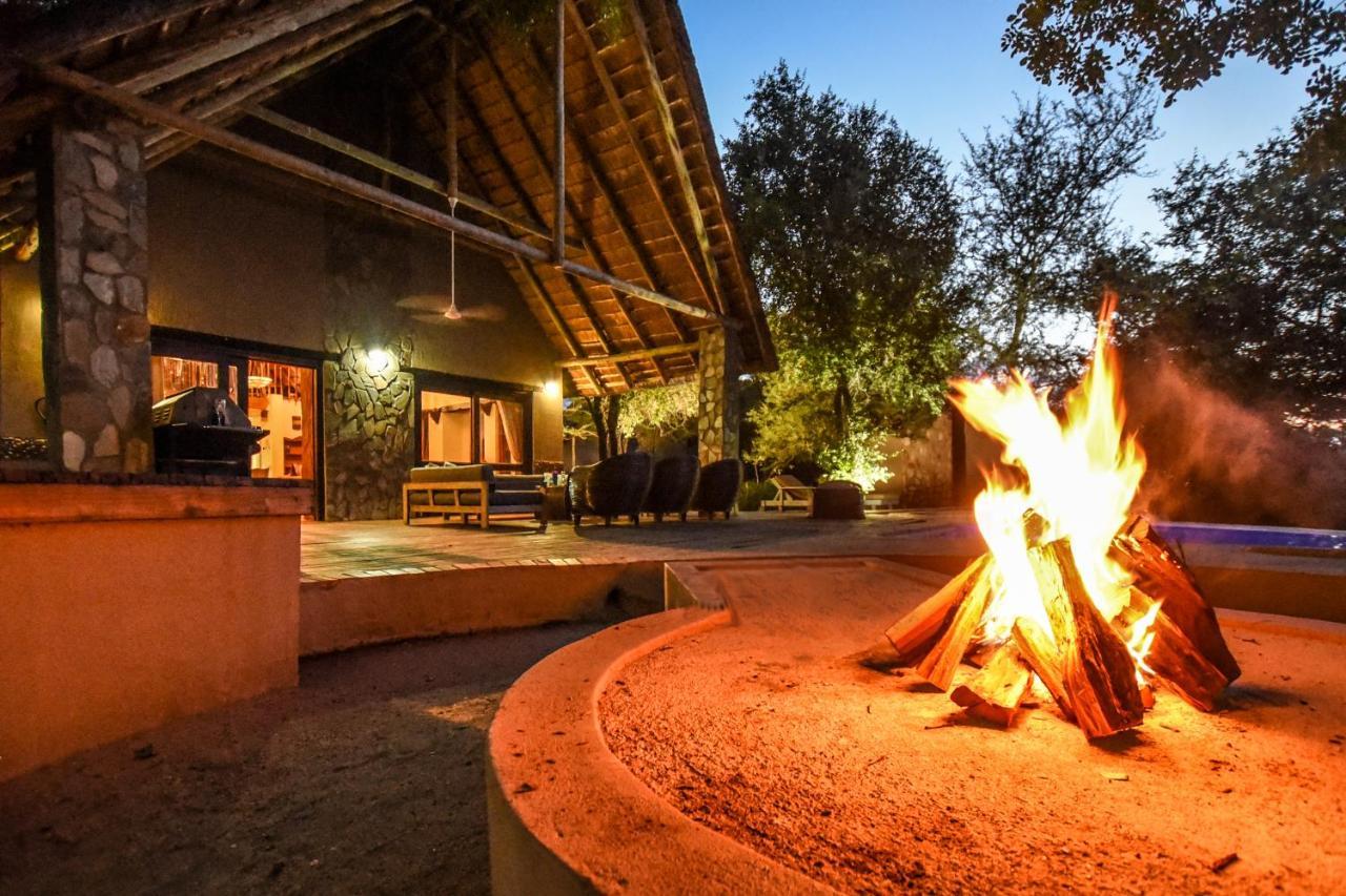 Leopard'S Lair Bush Lodge Hoedspruit Bagian luar foto