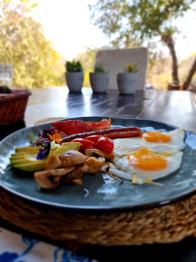 Leopard'S Lair Bush Lodge Hoedspruit Bagian luar foto