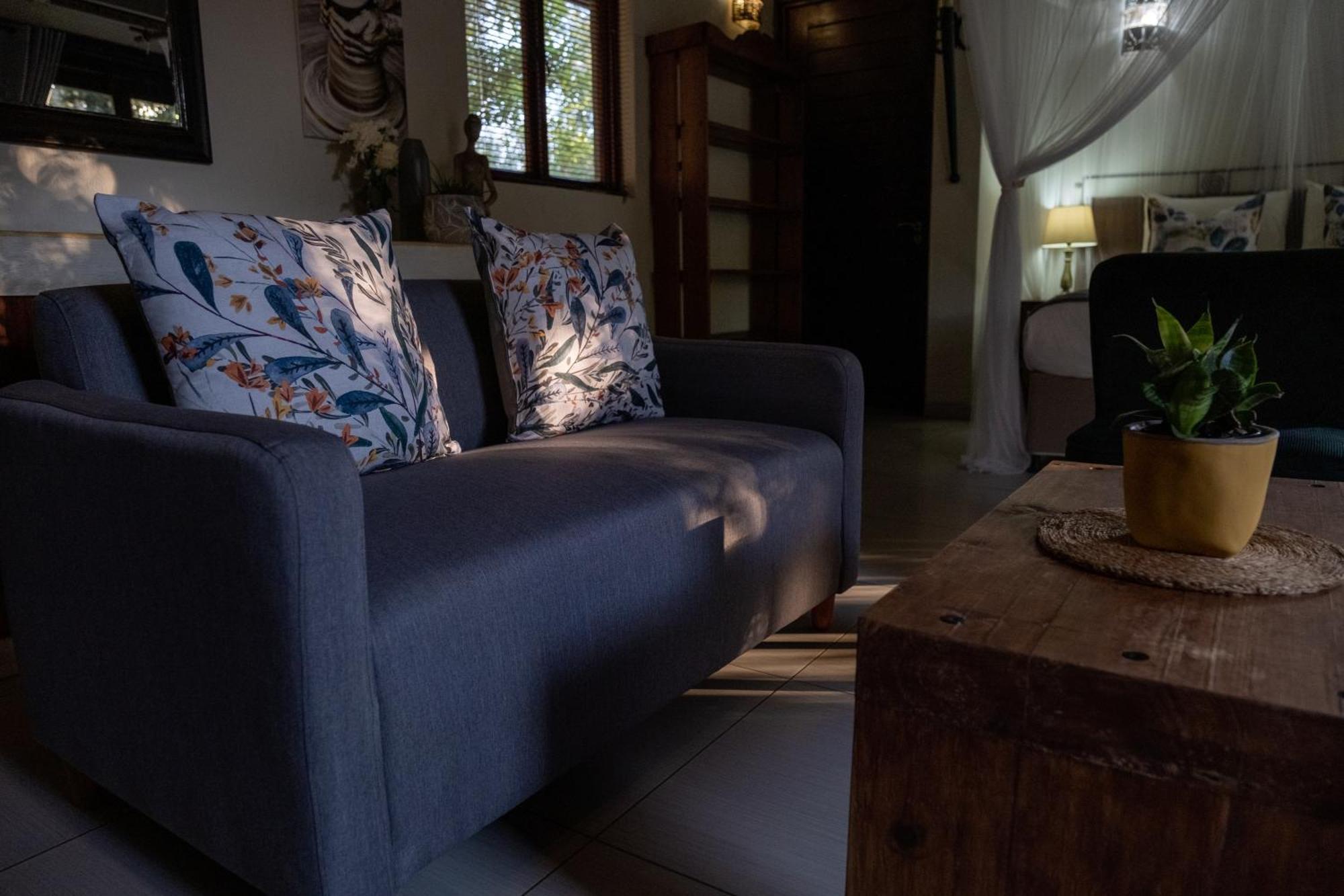 Leopard'S Lair Bush Lodge Hoedspruit Ruang foto