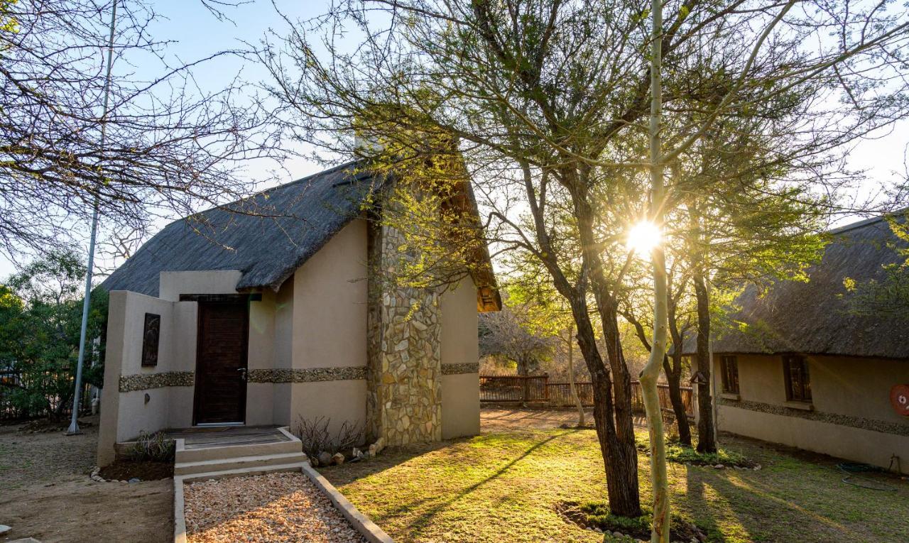 Leopard'S Lair Bush Lodge Hoedspruit Bagian luar foto