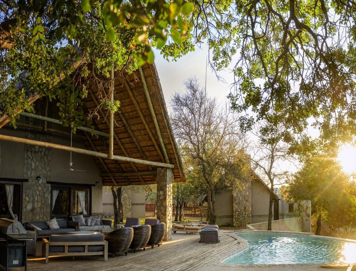 Leopard'S Lair Bush Lodge Hoedspruit Bagian luar foto